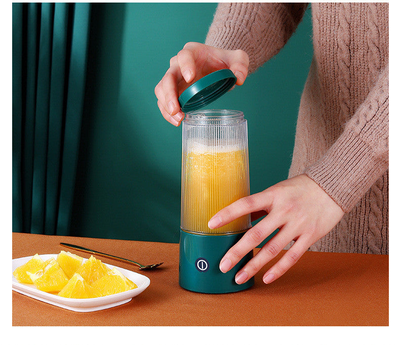 On-the-Go Juicer – Small & Rechargeable Fruit Blender