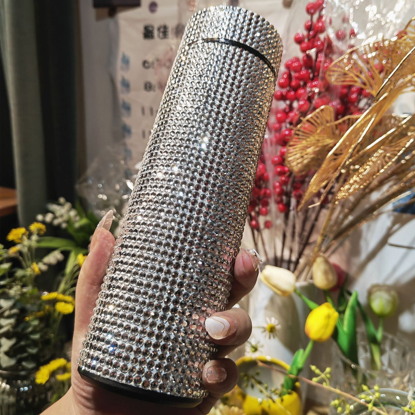 Sip in Style – Elegant Thermal Cup with Max Capacity
